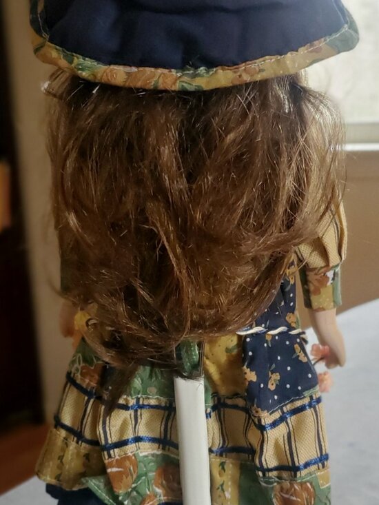 Porcelain Emerald Doll Collection - Picture 5 of 5